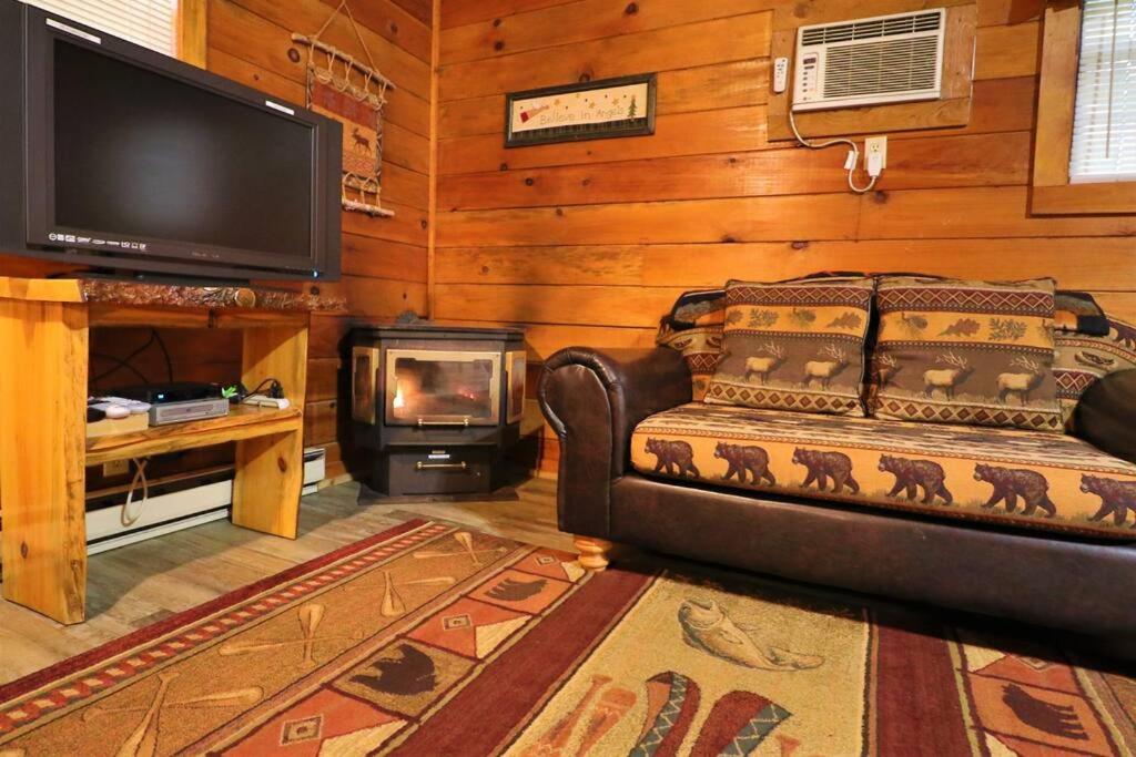 Alpine Mountain Sweetheart Cabin Jacuzzi #6 Helen Bagian luar foto
