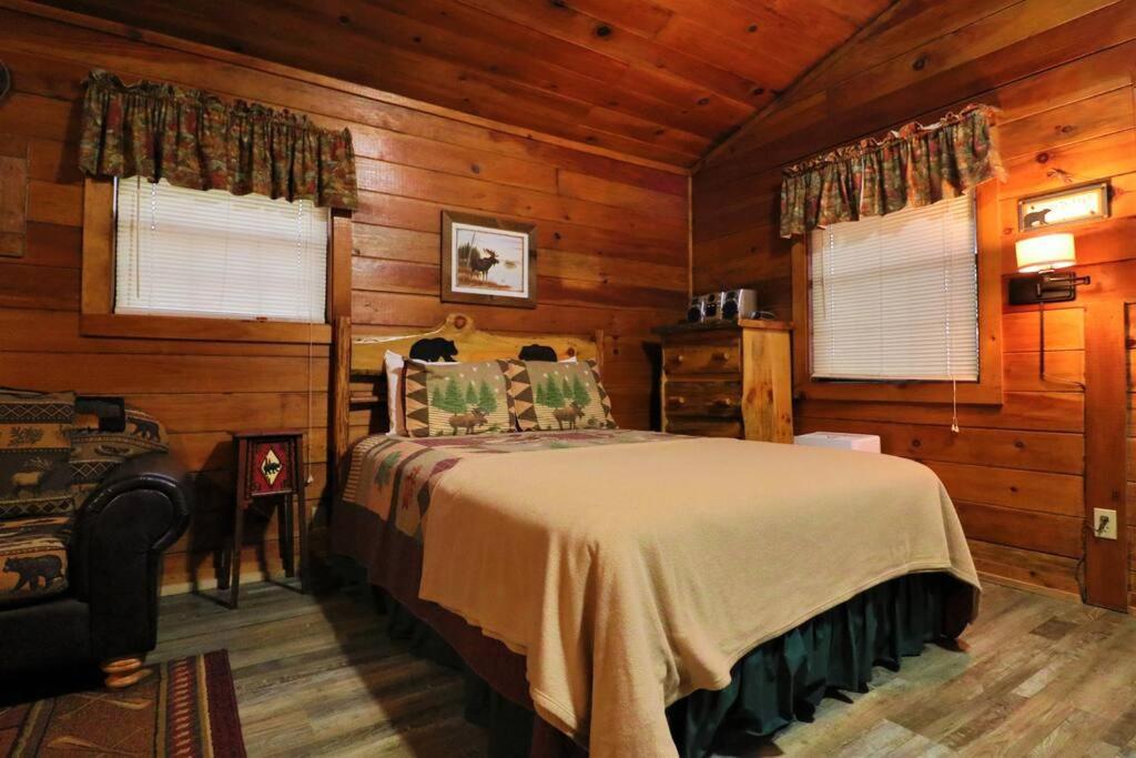 Alpine Mountain Sweetheart Cabin Jacuzzi #6 Helen Bagian luar foto